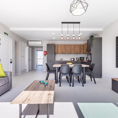 Unique Penthouse With Private Heated Jacuzzi, Close To Restaurants And Night Life Is-Swieqi 外观 照片