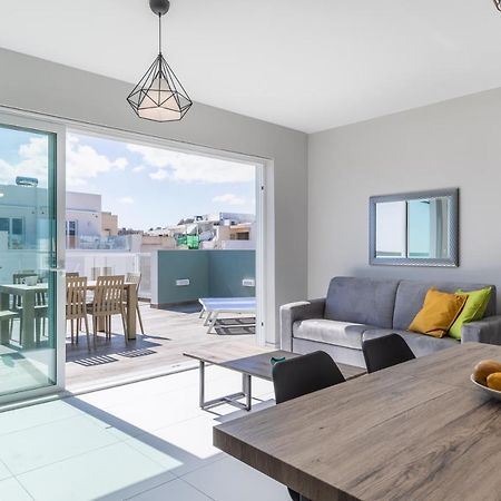 Unique Penthouse With Private Heated Jacuzzi, Close To Restaurants And Night Life Is-Swieqi 外观 照片