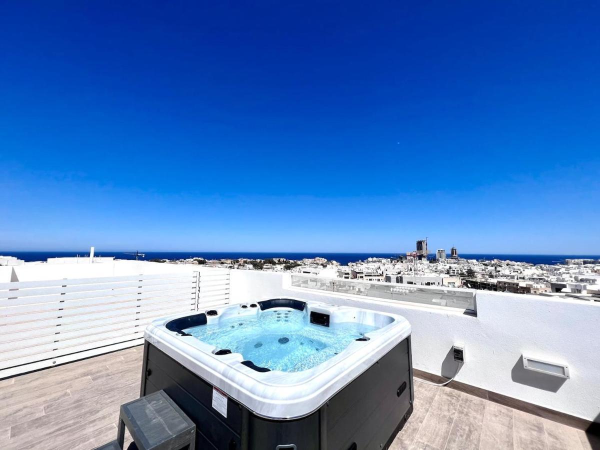 Unique Penthouse With Private Heated Jacuzzi, Close To Restaurants And Night Life Is-Swieqi 外观 照片